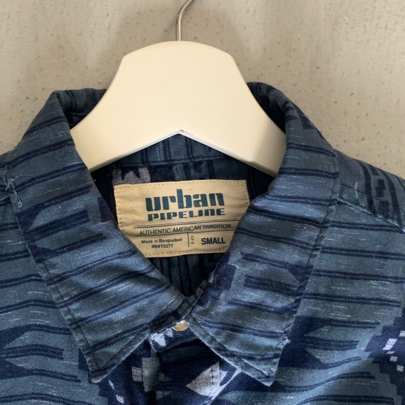 button up longsleeve shirt - Picture 2 of 3